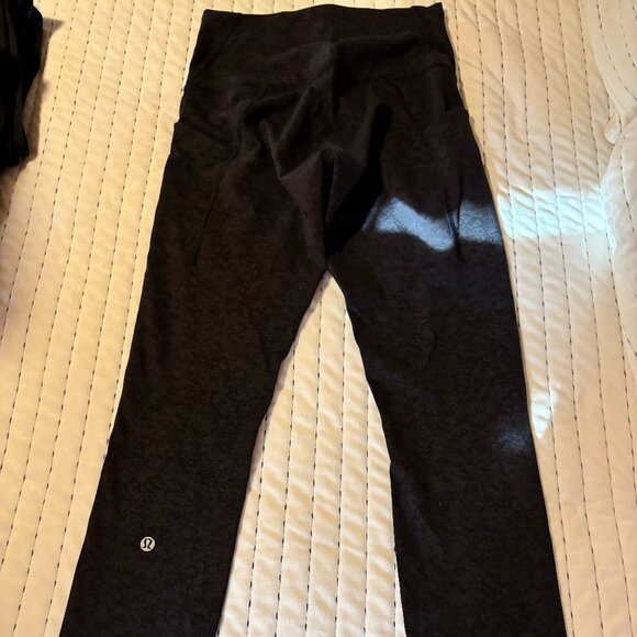 lululemon charcoal grey high waisted leggings with pockets, size six - Picture 1 of 4
